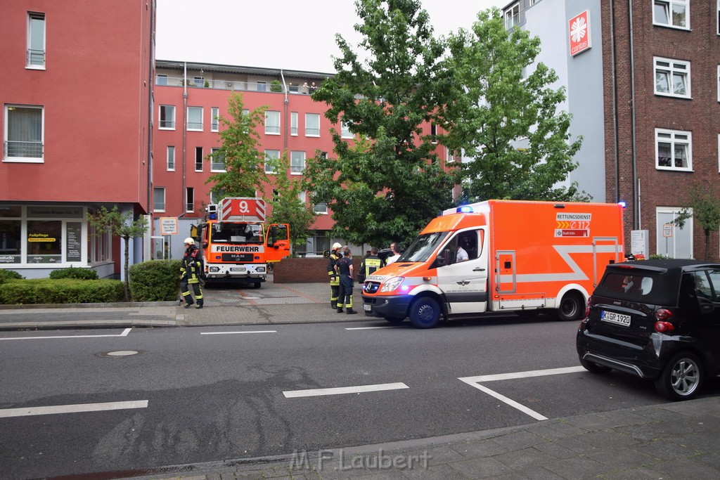 Feuer 2 Y Koeln Muelheim Elisabeth Breuerstr P69.JPG - Miklos Laubert